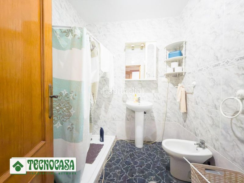 Foto d730877d-5091-41e1-b02a-d5cea4c98ae5. Casa aparellada a Adra