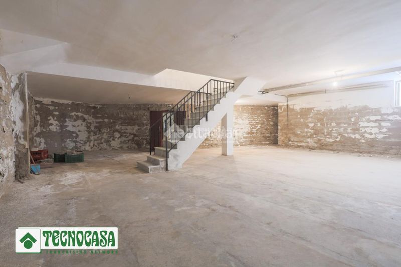 Foto 16d52e1f-9840-4c6f-b70e-f321a79aeaf6. Casa aparellada a Adra