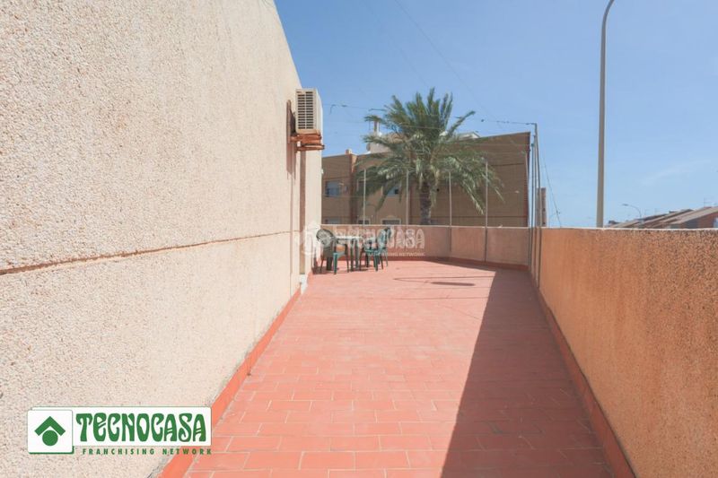 Foto 2da9fe26-cb9e-4864-ae35-2d9011d821a9. Casa aparellada a Adra