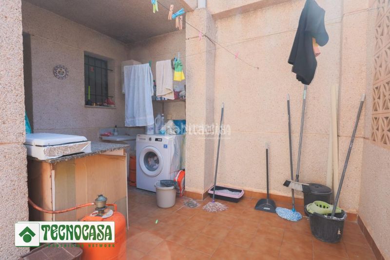 Foto 6954f502-b2f0-4420-95b1-15161e634cb3. Casa aparellada a Adra