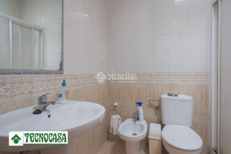 Foto 6a1f9cc1-a426-4384-bfc6-63ede0ec5381. Casa aparellada a Adra