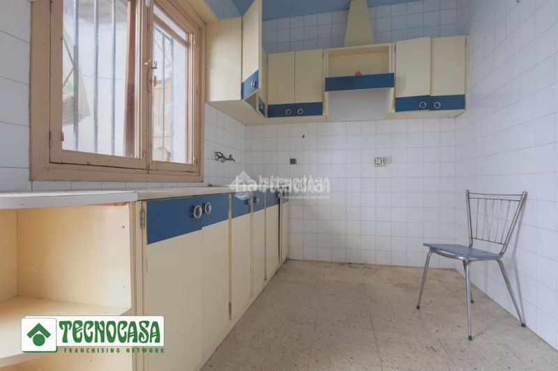 Foto 039b7b25-d10e-41a2-9ccb-2a71187229d4. Casa aparellada a Adra