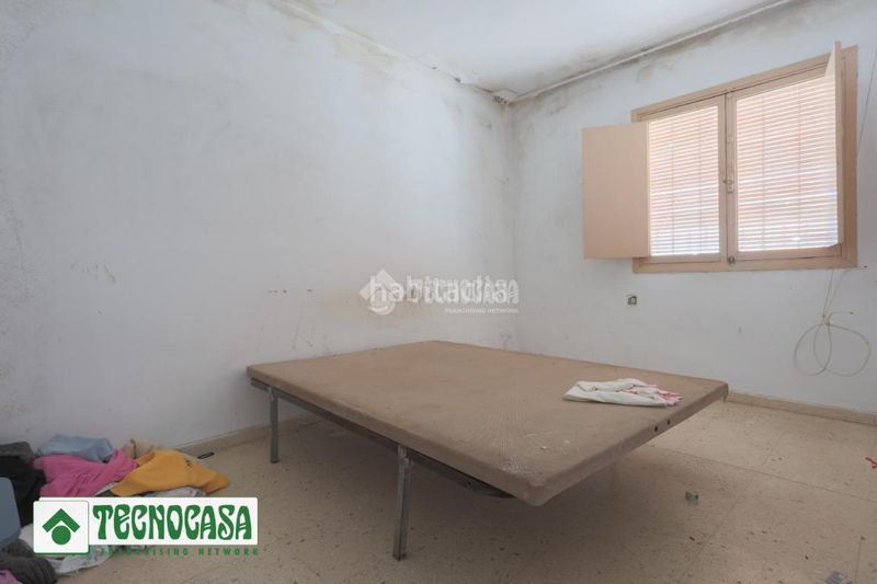 Foto 42bb3236-7f30-4dc1-94b1-208a0f05bada. Casa aparellada a Adra