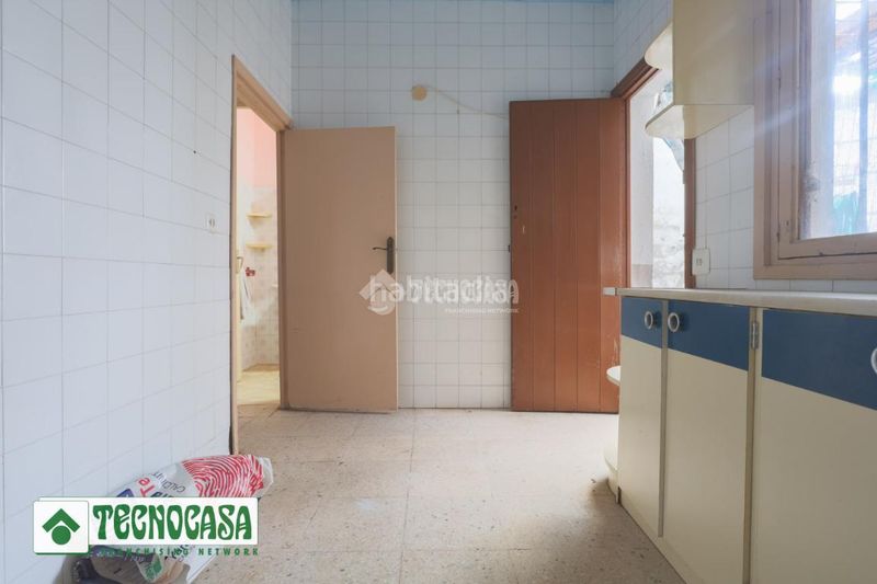 Foto 7d7c3bf1-20fe-4923-b1b1-dfd1d02fe639. Casa aparellada a Adra