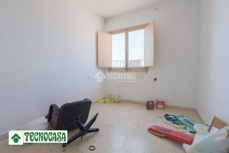 Foto 9ce8df62-9299-4692-8470-33c471fec525. Casa aparellada a Adra