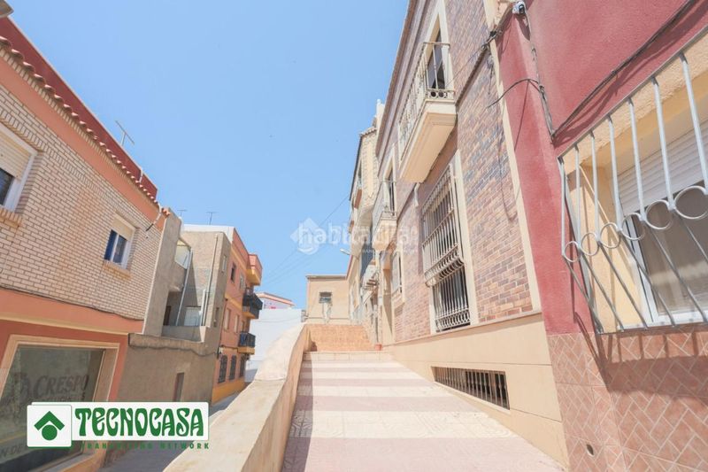 Foto 4112ee44-d816-4c43-8957-fe6f26f1a01b. Casa amb calefacció a Adra