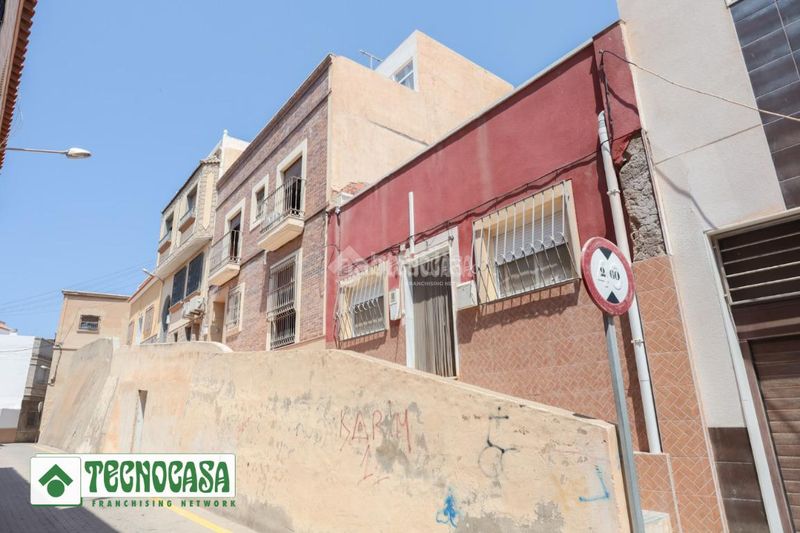 Foto b0ccab70-92dd-47f7-8106-07e9683e14f1. Casa amb calefacció a Adra