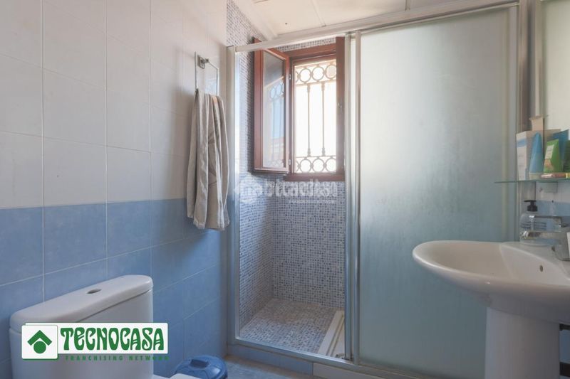 Foto e63150f4-c8fa-4d18-84a7-afbcf5078a61. Casa amb calefacció a Adra