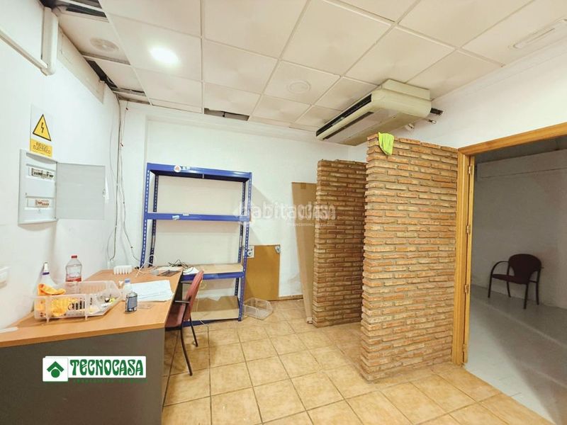 Foto f66384d2-2cc0-45d0-8b0f-73172cab415b. Lloguer local comercial a Adra