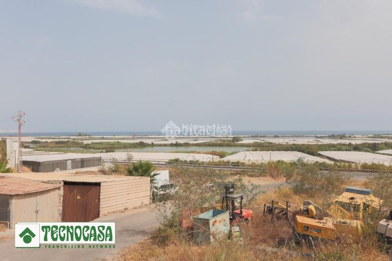 Foto 5b48e389-8caf-4250-98d2-9a4ba7fc5ab0. Casa aparellada a Adra