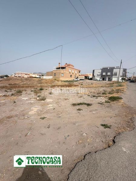 Foto fffb903f-b8e1-48d5-95b0-81bae59ea1ab. Terreny residencial a Adra