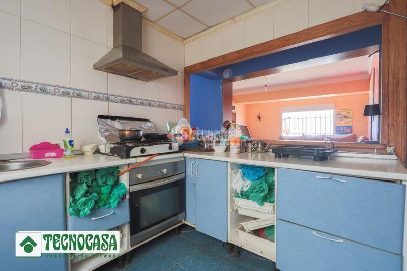 Foto 2004a4d2-94bf-4289-b845-d4d31b671885. Pis a Adra