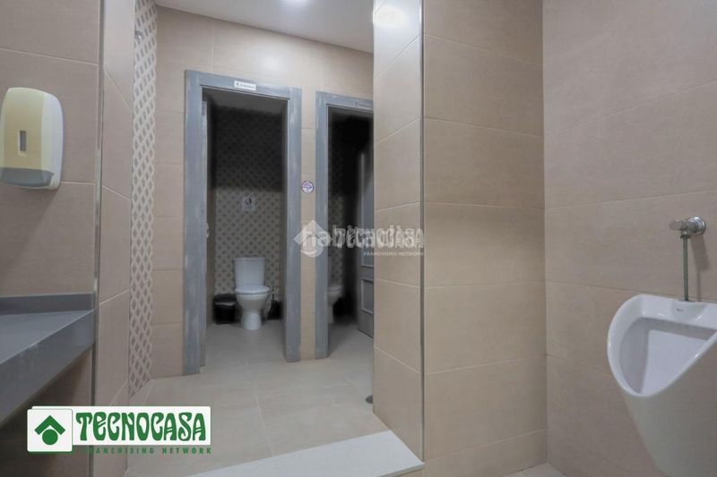 Foto af1f280e-a00c-4241-9d6c-7c5e8185e51e. Local comercial traspaso en venta en Adra