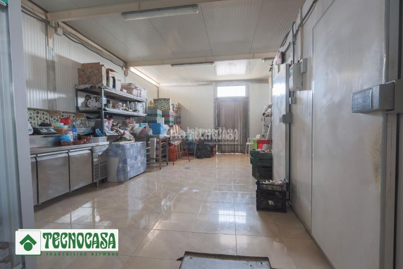 Foto b28a1876-0418-4c40-b3dd-2612cc3f2165. Local comercial traspaso en venta en Adra