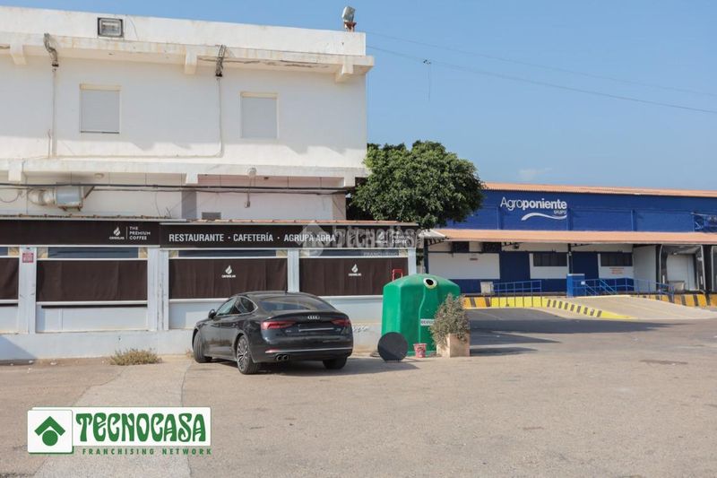 Foto fa663176-ded0-4943-ac16-ebf2105999fe. Local comercial traspaso en venta en Adra