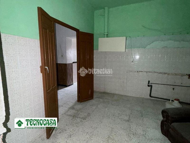 Foto 0cb101de-8874-4a81-ab8a-c2ab43f964e6. Casa aparellada a Adra