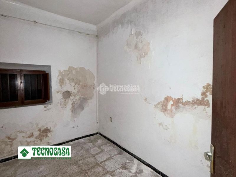 Foto 1c54f2d8-aff8-4d89-856f-63df8d7ac021. Casa aparellada a Adra