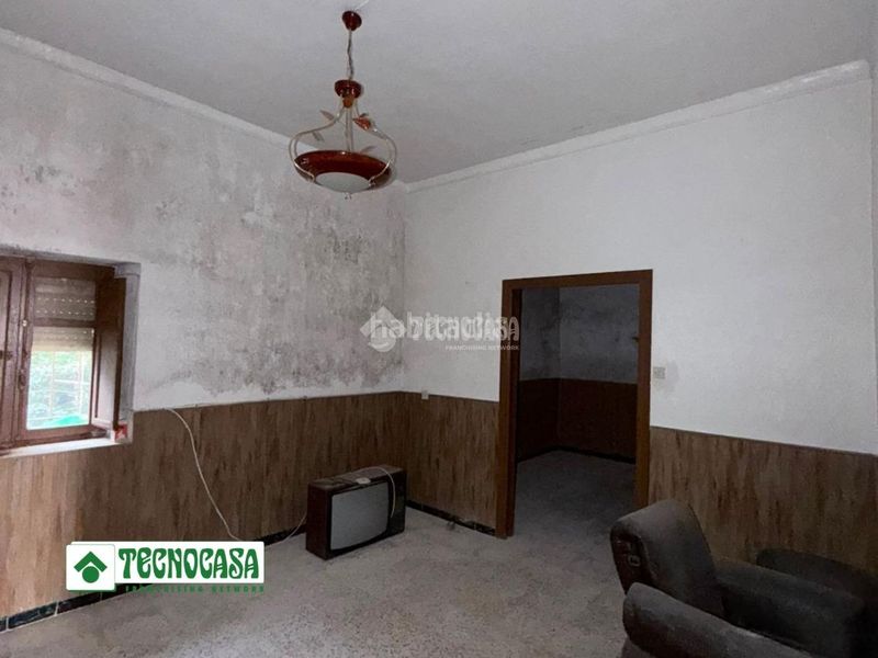 Foto 6e9af983-69c0-4e11-ab82-e80b9fd2c2d9. Casa aparellada a Adra