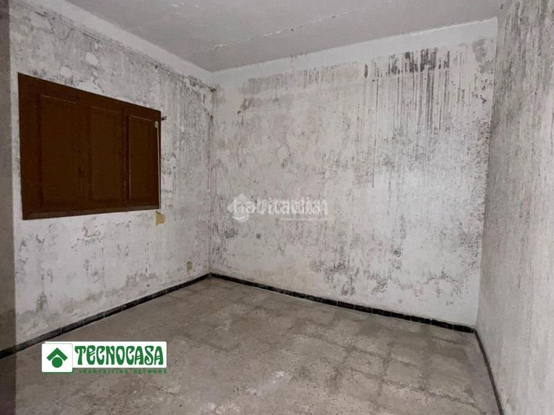 Foto f796799e-a4ae-41a7-b35c-725158dba518. Casa aparellada a Adra