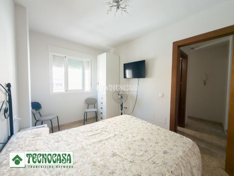 Foto 355064b7-61bd-451f-8073-ba02d641b1a8. Casa aparellada a Adra