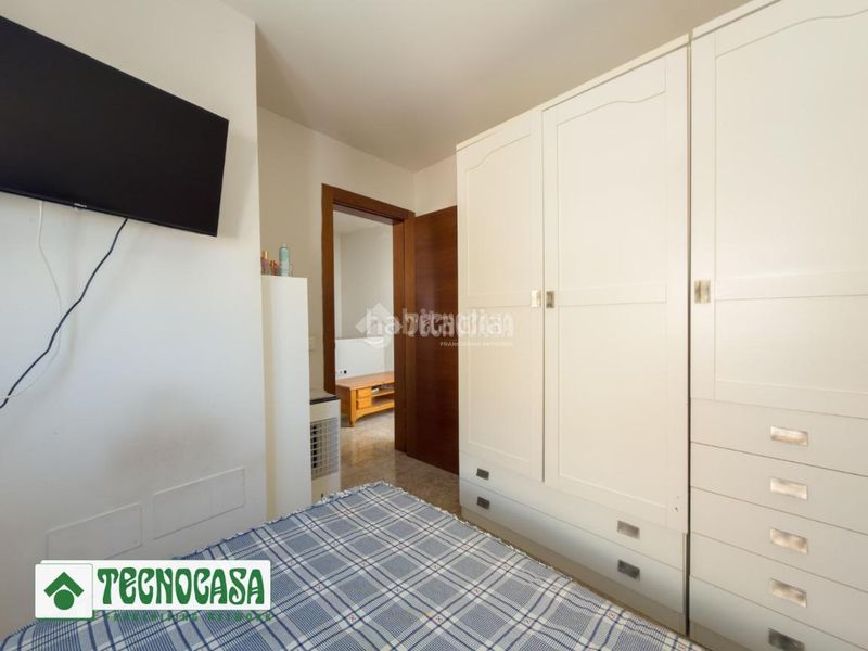 Foto bd39fe59-6dfd-43dd-8cc4-7530570c4162. Casa aparellada a Adra