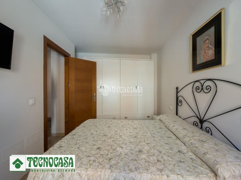 Foto e35b933a-cb1b-401a-a432-12da91860aa4. Casa aparellada a Adra