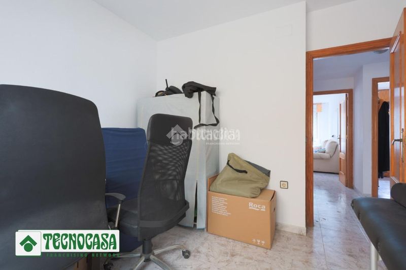 Foto f7da65e6-0cd4-4d4f-9d97-fe6dd2e444ba. Pis a Adra