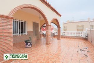 Casa bifamiliare in Adra. Casa en venta en adra