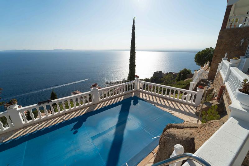 Foto 8dfdc629-5de3-4cf8-b255-e98b5cc00711. Haus mit heizung parking pool in Puig Rom-Canyelles-Almadrava Roses