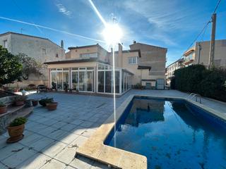 Casa  Carrer puigmal. Bonita casa con piscina, terraza y amplio garaje en mas matas
