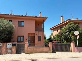 Casa adossada  Carrer de l'oli. Bonita casa adosada en palau saverdera