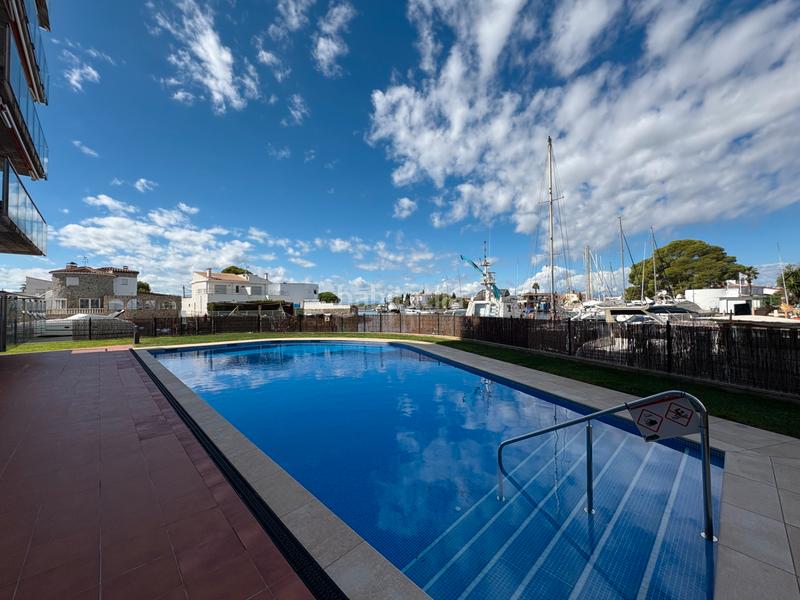 Foto aae067f0-deb7-4915-8b97-08cccd54c793. Piccolo appartamento con parcheggio piscina in Santa Margarida Roses