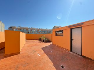 Apartament  Gran via de pau casals. Acogedor apartamento situado en excelente ubicación en roses