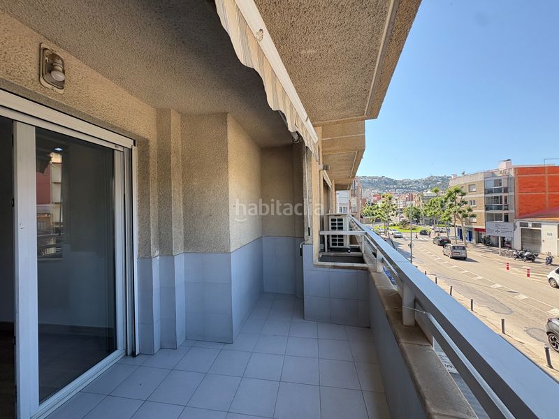 Foto 4853fff5-148a-40b8-b783-d7bc45c0b761. Apartament a Centre Roses