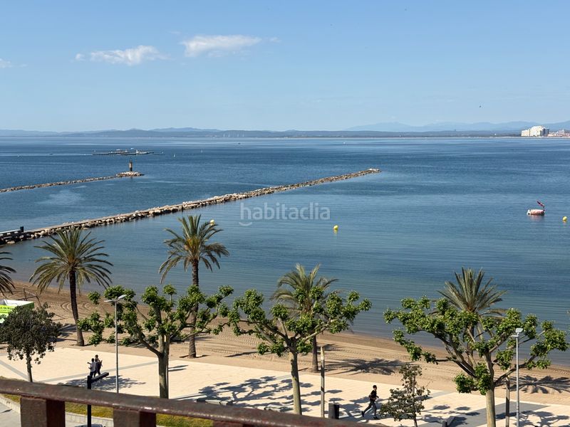 Foto 1f9be580-585d-4581-aa0c-77255d087f38. Apartament a Centre Roses