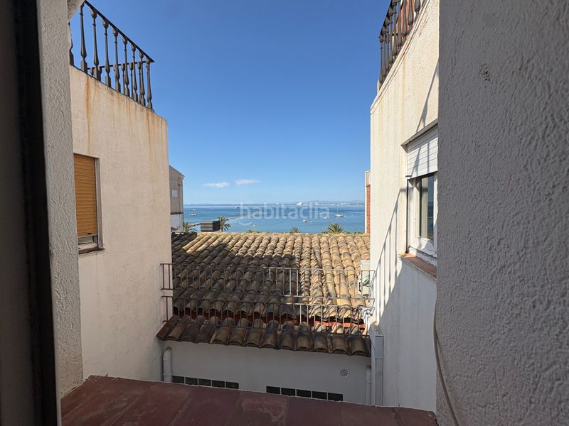 Foto e3fcf408-94d1-4e42-8a66-c966b1d6adf4. Apartament a Centre Roses