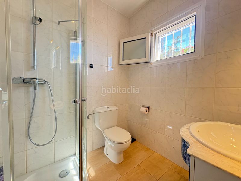Foto 09e55f54-492a-4787-8ab4-d44c3893141b. Casa amb xemeneia calefacció aparcament piscina a Roses