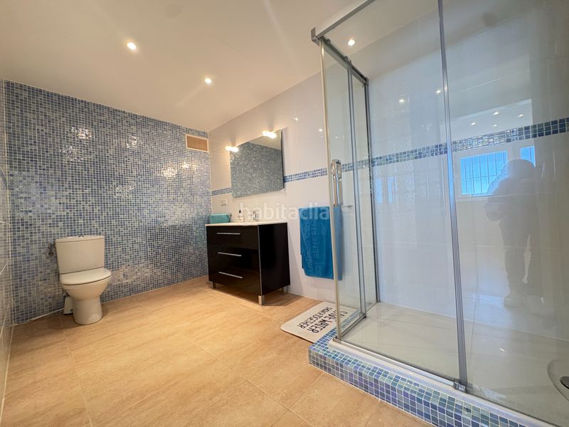 Foto b998e078-bef2-4a6d-9444-cfcc2af1a88b. Casa amb xemeneia calefacció aparcament piscina a Roses