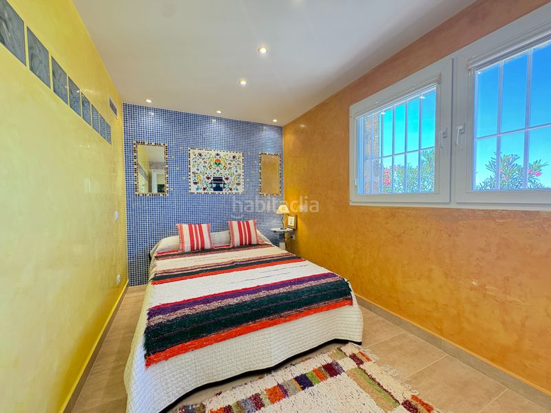 Foto cb7ba33d-bd7a-4773-88ee-6a7770b4d90f. Casa amb xemeneia calefacció aparcament piscina a Roses
