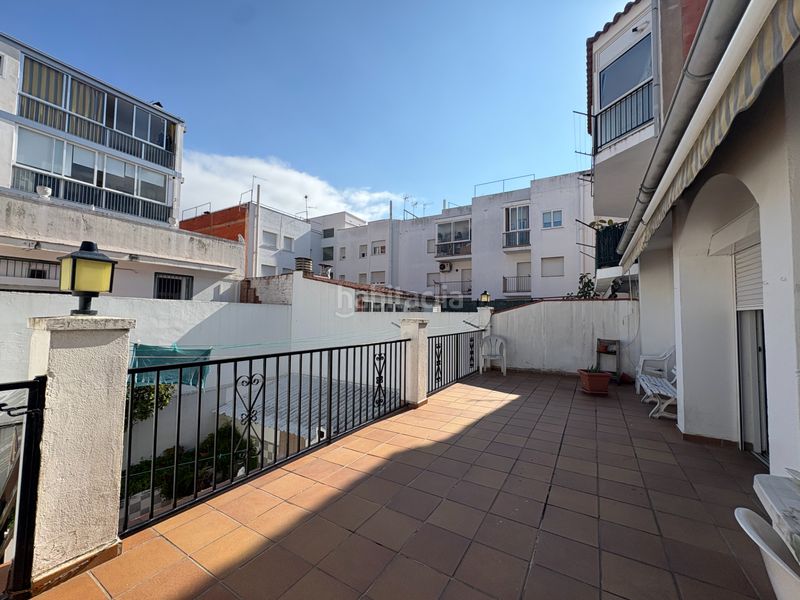 Foto 0cdbbb5f-0c5d-43a5-be0e-1e9c8539192a. Casa adossada amb calefacció aparcament a Centre Roses