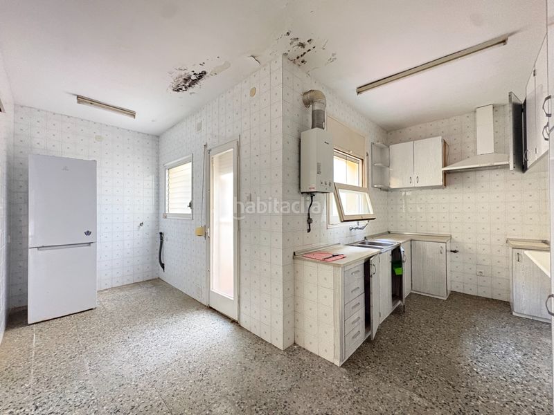 Foto b237e833-aef2-4fbc-be5c-3879c20ed3ec. Casa amb aparcament a Centre Roses