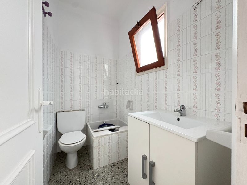 Foto eb2cd2b8-2783-41b8-b7b8-c909db359b7b. Casa amb aparcament a Centre Roses