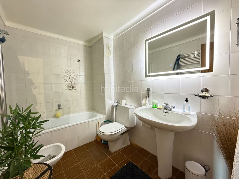Foto 8b912bf7-4036-4ca4-ba81-ee3a0326b0cc. Apartament amb xemeneia calefacció aparcament a Centre Roses