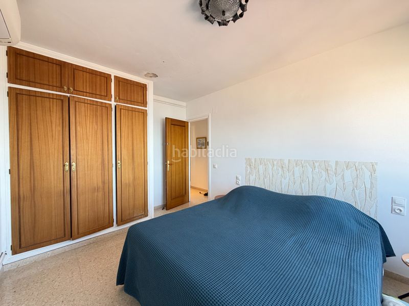 Foto bb6e9562-2d24-42f9-8f5d-9c731e13a125. Apartament amb xemeneia calefacció aparcament a Centre Roses
