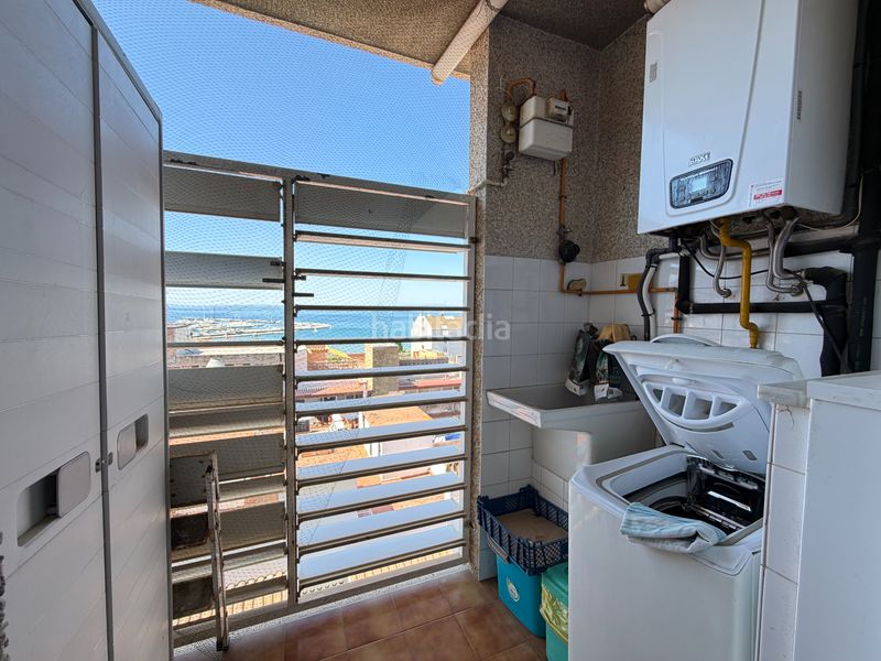 Foto c9bb7f54-f918-42cf-856f-dea2e3158e38. Apartament amb xemeneia calefacció aparcament a Centre Roses