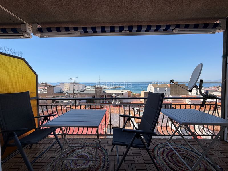 Foto e1732ea9-3068-47b1-94b0-e0c61eff23fc. Apartament amb xemeneia calefacció aparcament a Centre Roses