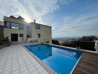 Casa  Carrer pitàgores. Preciosa casa con piscina y magnificas vistas al mar en puig rom