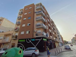 Etagenwohnung in Casco Antiguo
