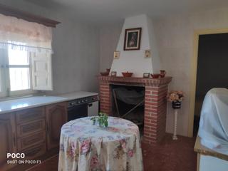 Maison dans Cortes de Baza. Casa pueblo en venta en centro.