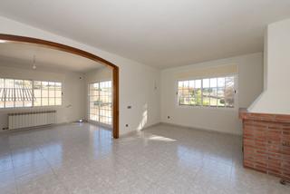 Maison dans Llinars del Valls. Casa en venta en can boatell, 4 dormitorios.